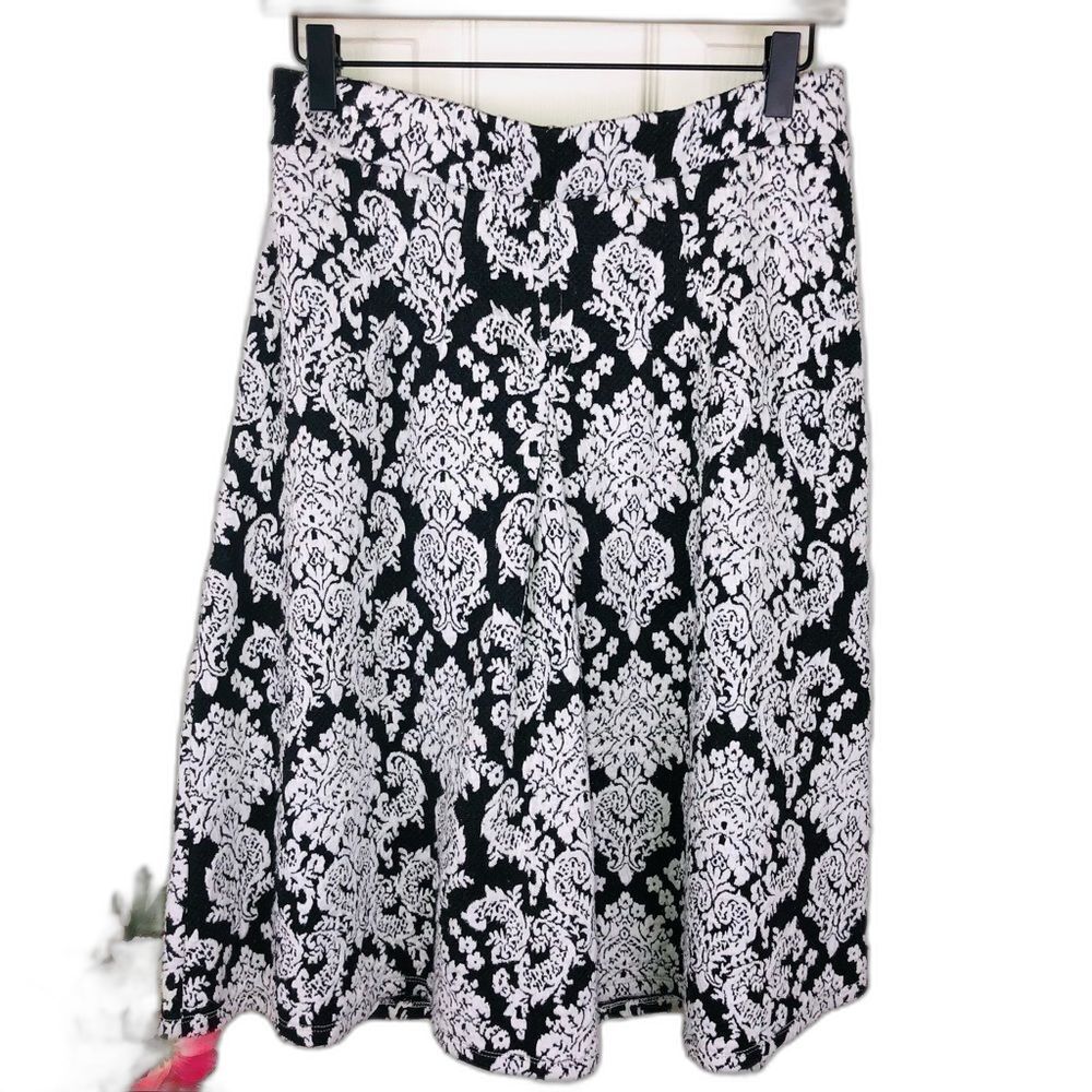 Everleigh damask print skirt size large